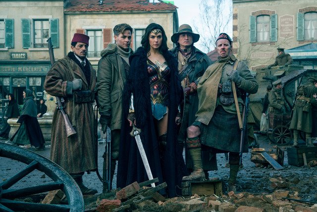 Perang Dunia I dipilih sebagai latar dalam film 'Wonder Woman'. Foto dari Warner Bros Pictures 