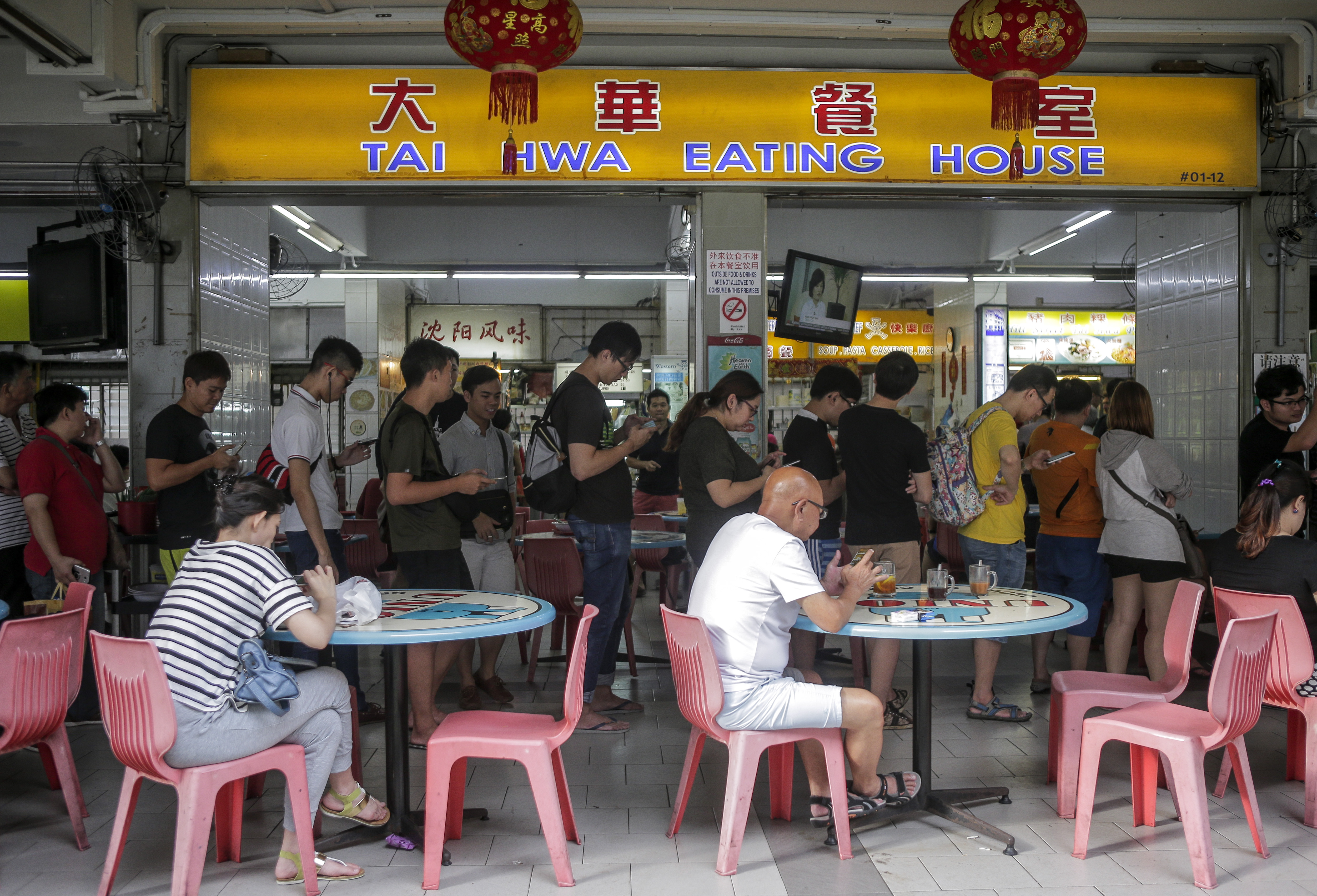[WATCH] In demand Singapore's Michelinstarred street food