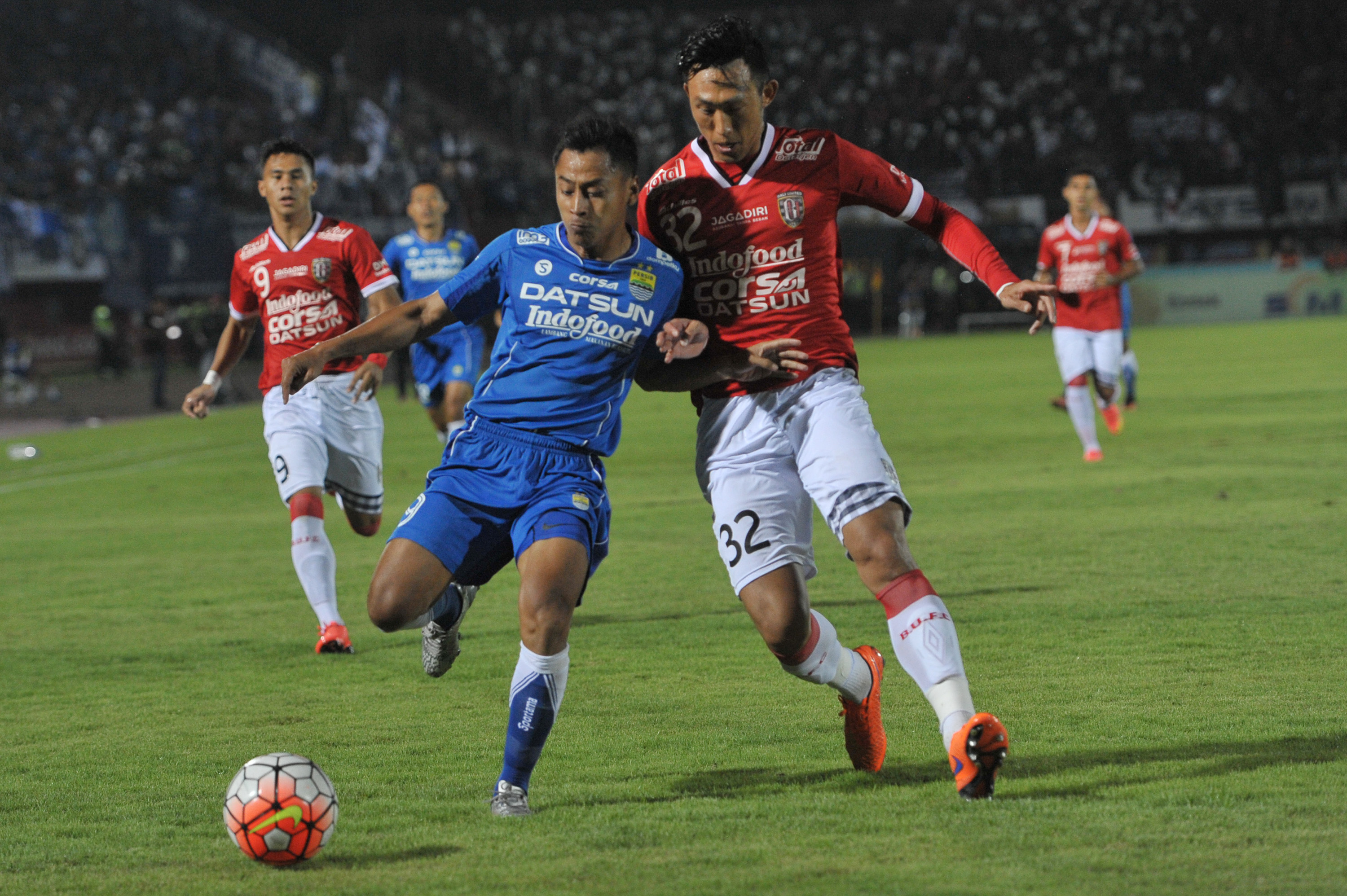 Pemain Muda Dan Legenda Sepak Bola Indonesia