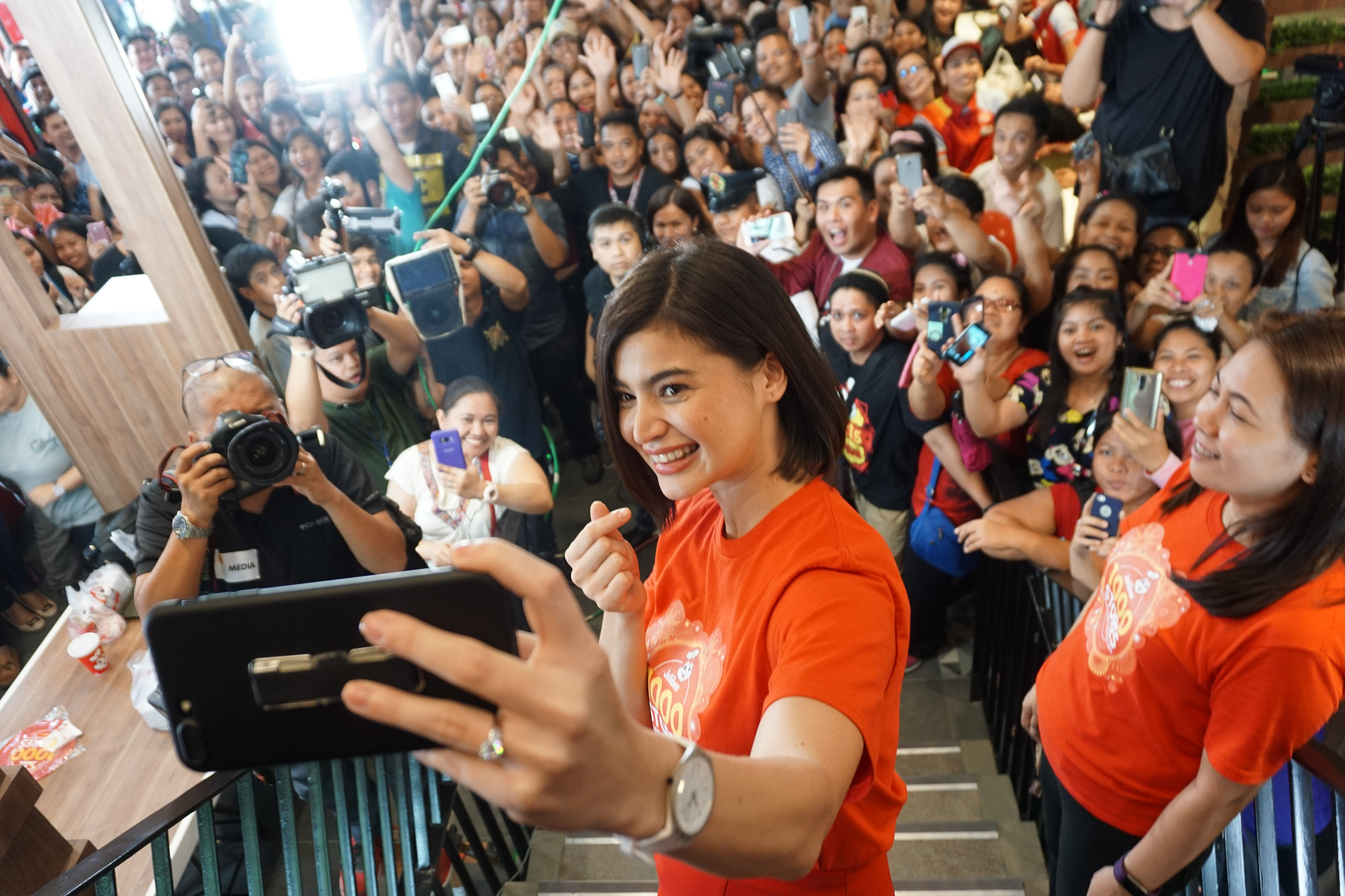 In Photos Jollibee Opens Its 1000th Store