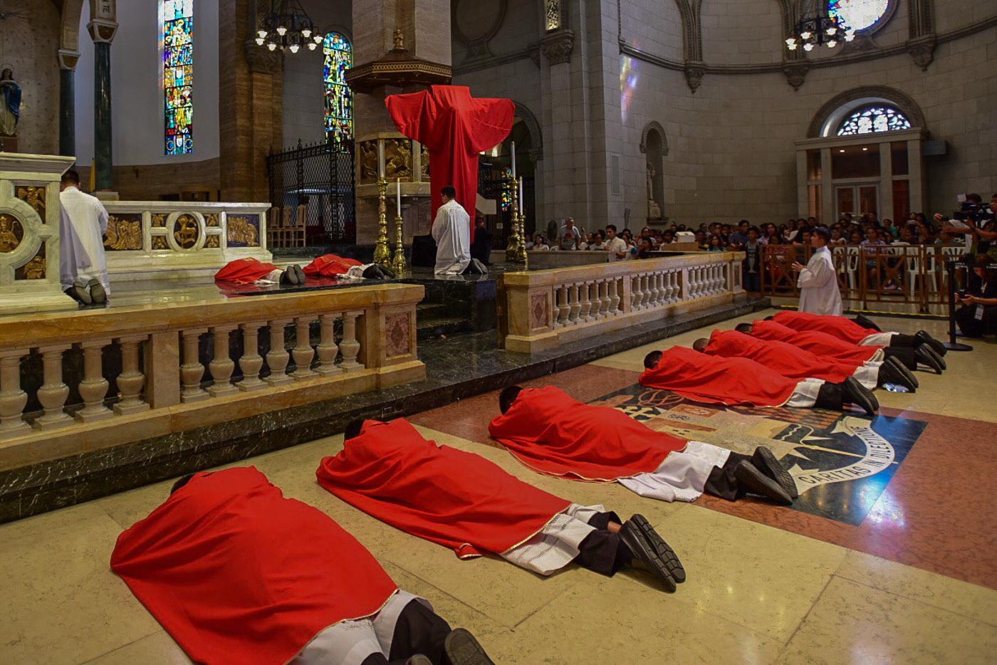 In Photos Good Friday Service At The Manila Cathedral