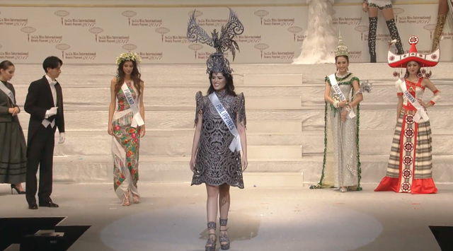 NATIONAL COSTUME. Mariel de Leon wears a creation by Cary Santiago. Screengrab from Miss International 