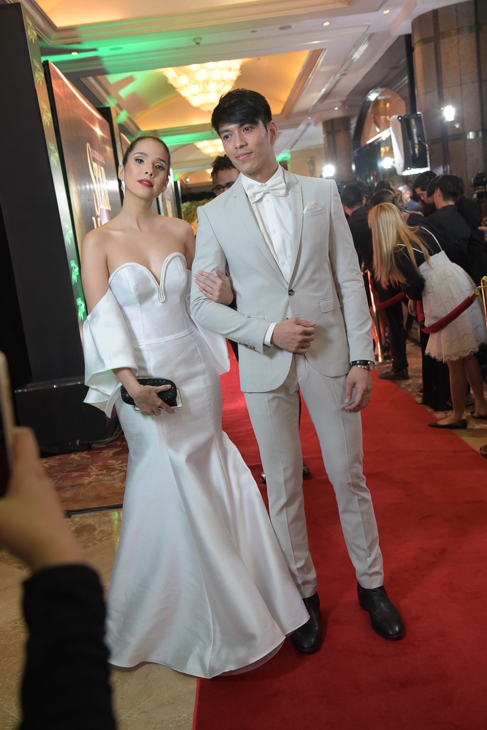 IN PHOTOS: Couples, love teams light up Star Magic Ball 2016