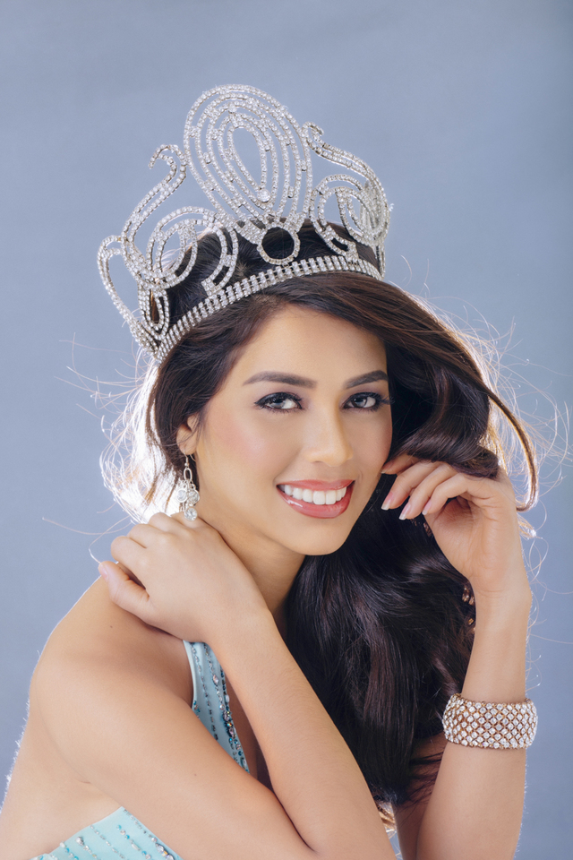 2014.  Actress and Bb. Pilipinas Universe 2014, MJ Lastimosa. 