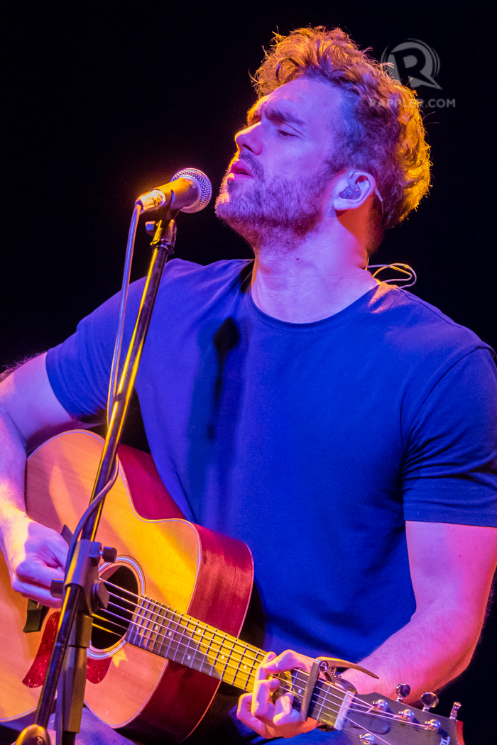 In Photos Andy Brown Serenades Manila With Intimate Acoustic Set