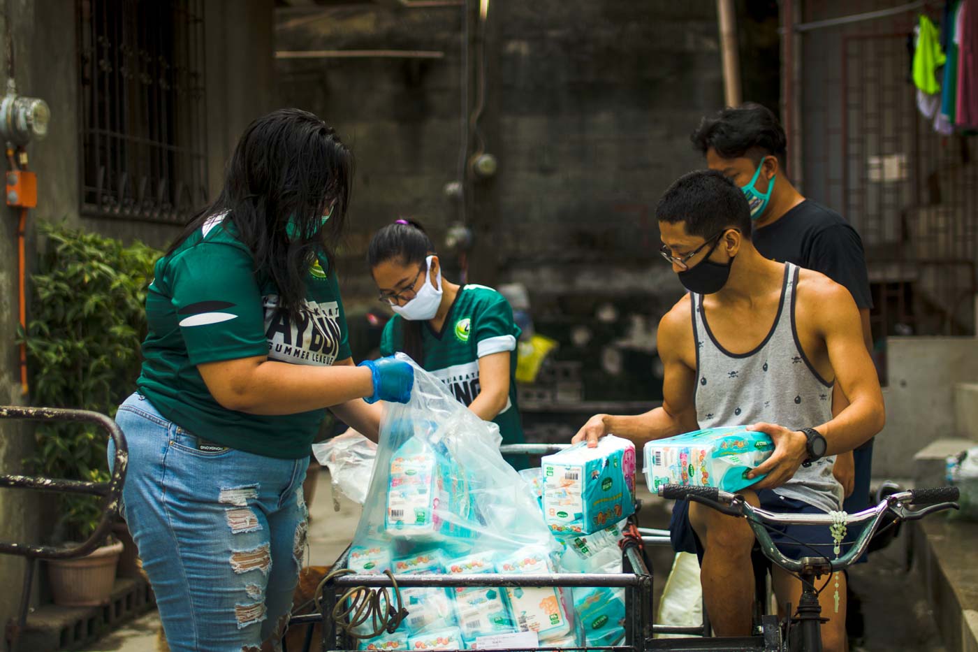 ambag-ng-kabataan-pasig-youth-help-neediest-in-barangay-during-pandemic