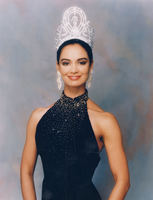 Miss Universe 1991 Lupita Jones from Mexico 